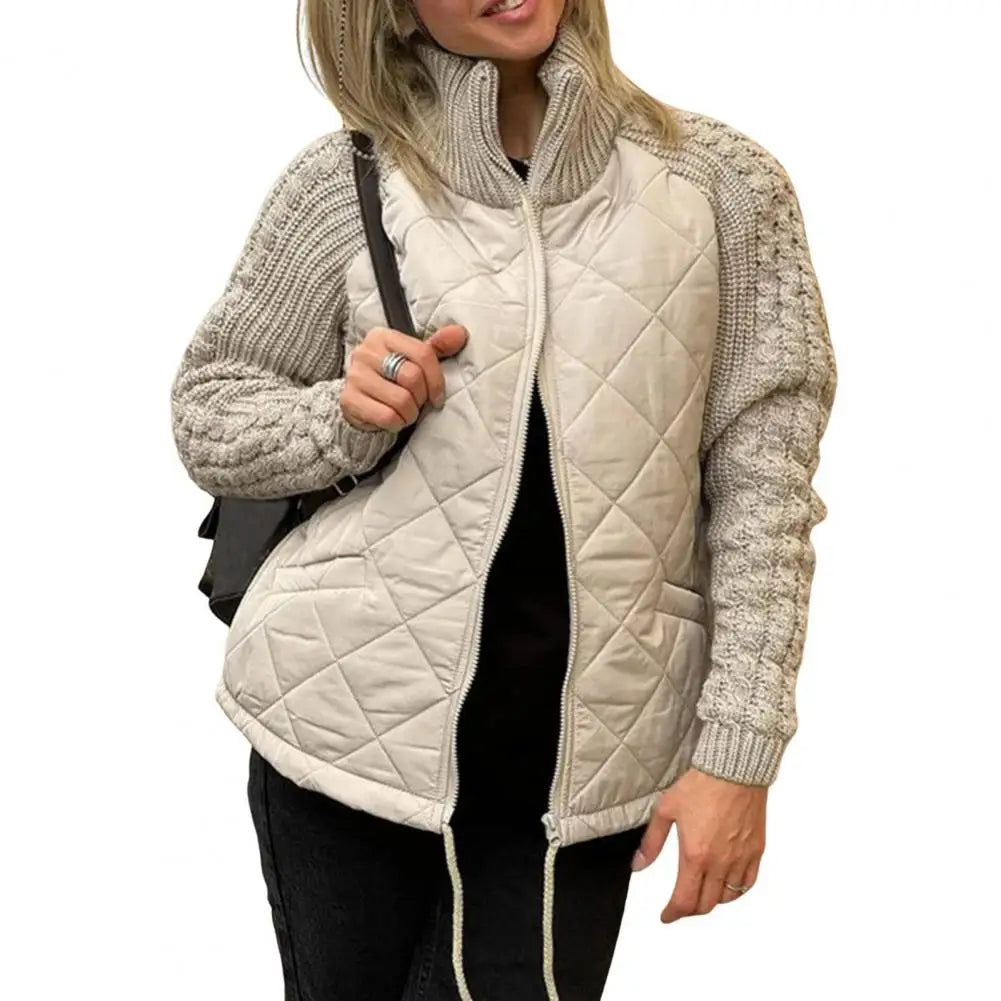 Chaqueta Acolchada KnitMix: Calidez y Estilo en una Sola Prenda