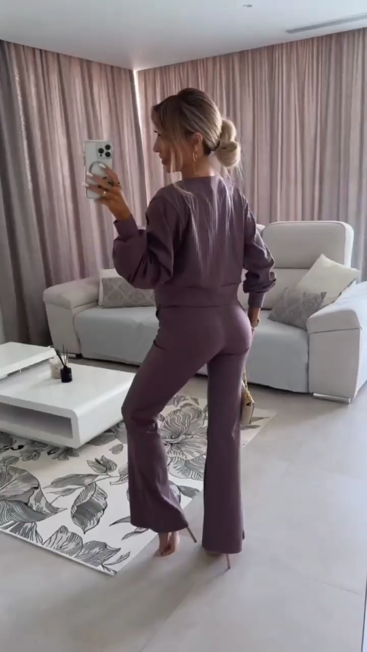 conjunto Soft Set: Elegancia Relajada y Estilo sin Esfuerzo.