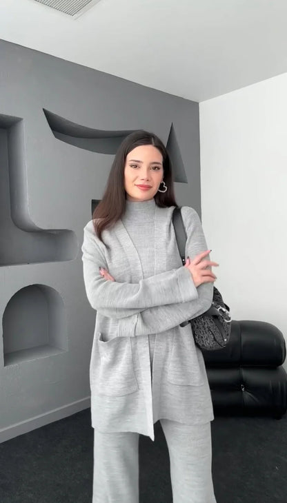 Conjunto Elegant Knit: Suavidad, Estilo y Equilibrio