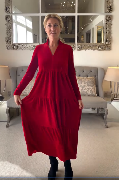 Vestido Midi Plisado Swing: La Elegancia Suave para Tus Fiestas de Navidad