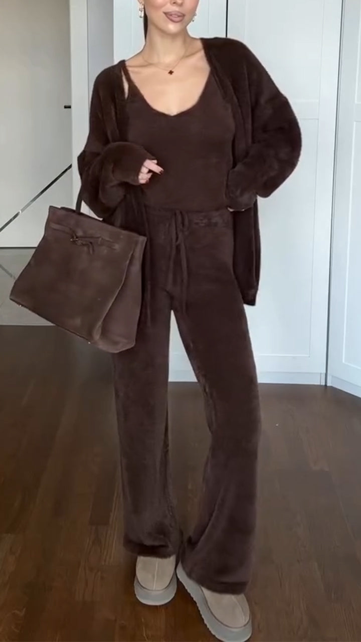 Conjunto Yeri - El Trío Imbatible: Sastrería Casual y Versátil