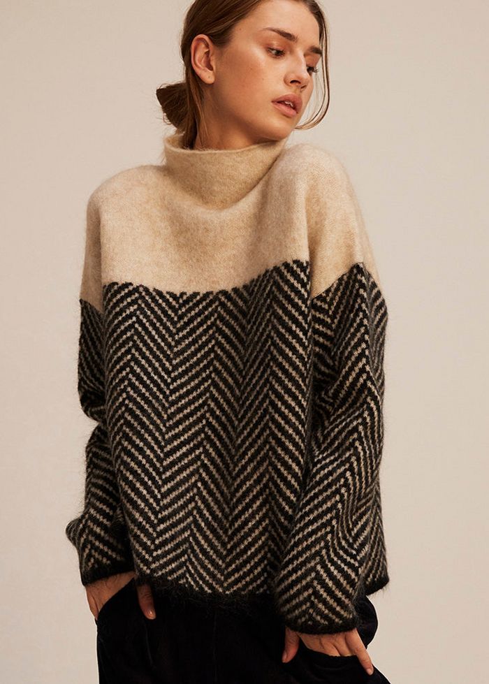 Suéter 'Chevron Chic': Suavidad, Elegancia y un Patrón que Captura Miradas