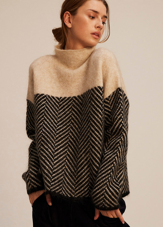 Suéter 'Chevron Chic': Suavidad, Elegancia y un Patrón que Captura Miradas