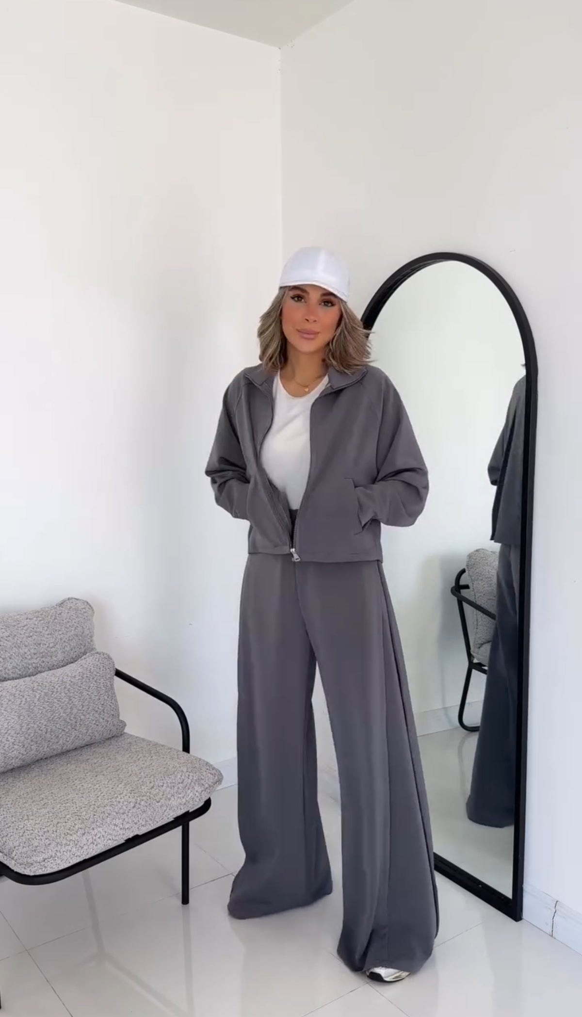 Conjunto MIREA: La Fusión Perfecta de Comodidad y Estilo Sofisticado