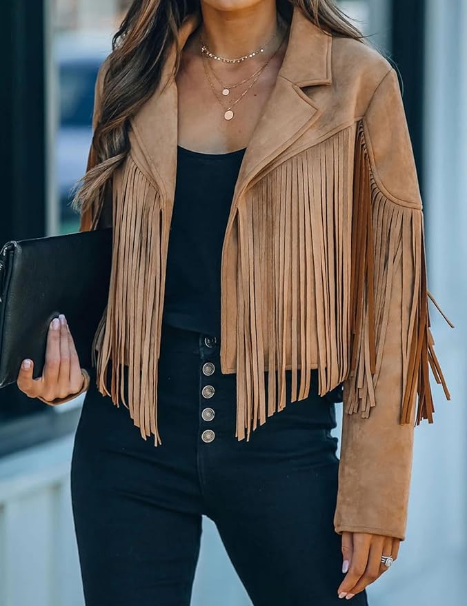 Chaqueta 'Wild Fringe': Espíritu Rebelde con Flecos y Textura de Ante