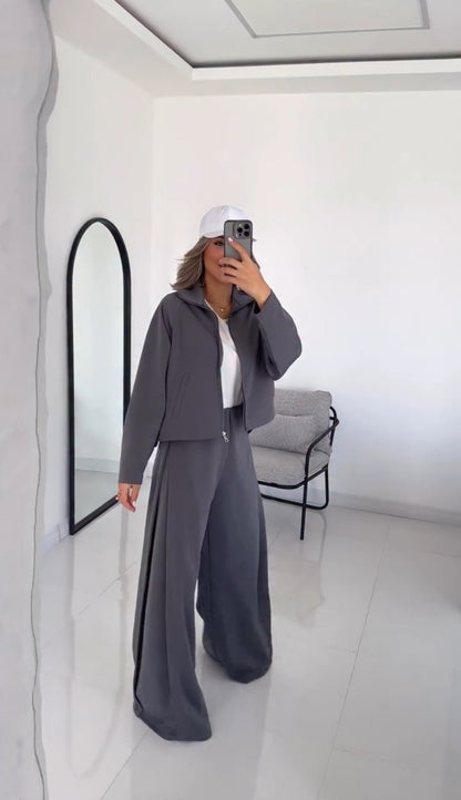 Conjunto MIREA: La Fusión Perfecta de Comodidad y Estilo Sofisticado