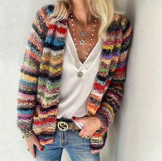 Cárdigan 'Rainbow Knit': Un Toque de Color y Comodidad para tu Día