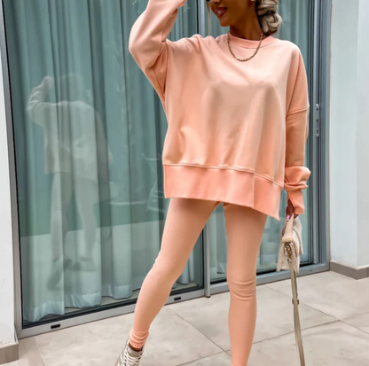 Conjunto de Dos Piezas: Estilo Monocromático y Comodidad Funcional