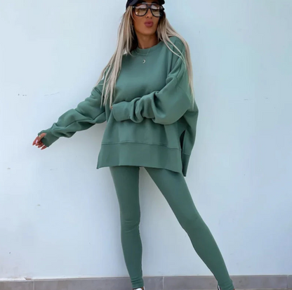 Conjunto de Dos Piezas: Estilo Monocromático y Comodidad Funcional