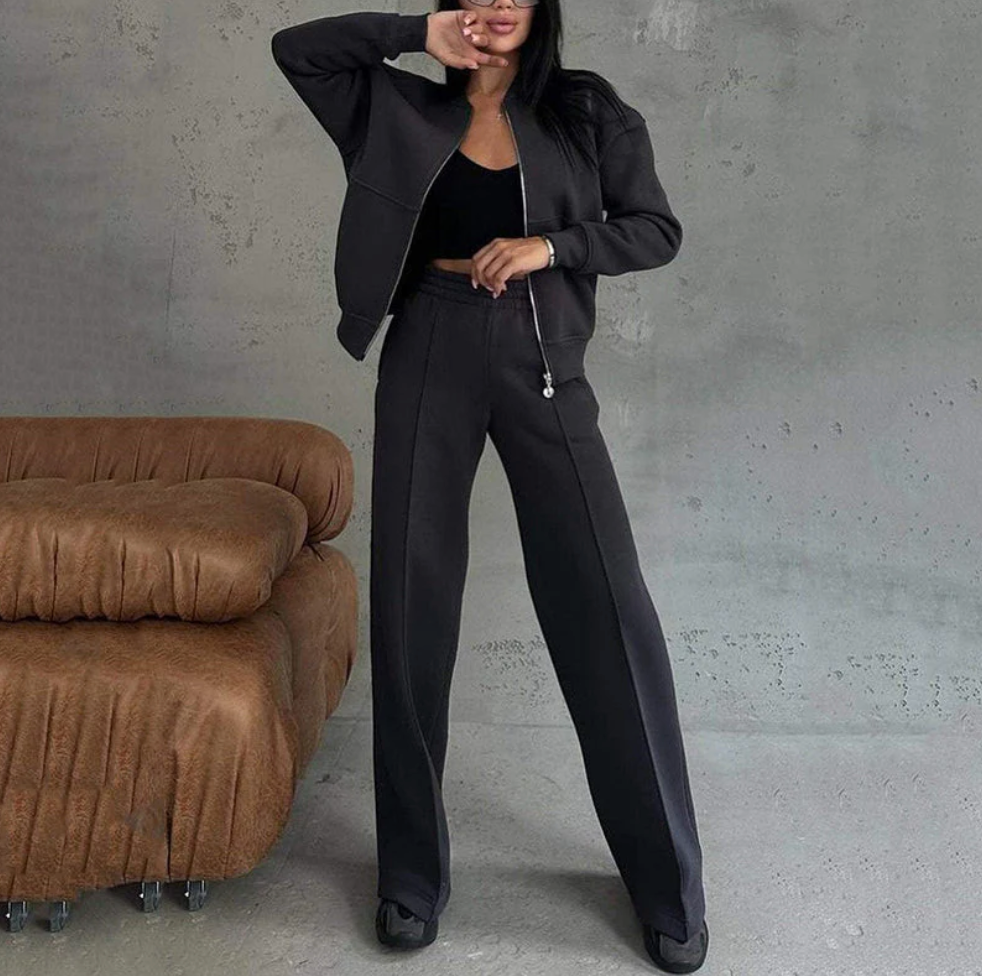 Conjunto Minimalista 'Winter Luxe': Estilo Holgado y Calidez Ultra-Suave