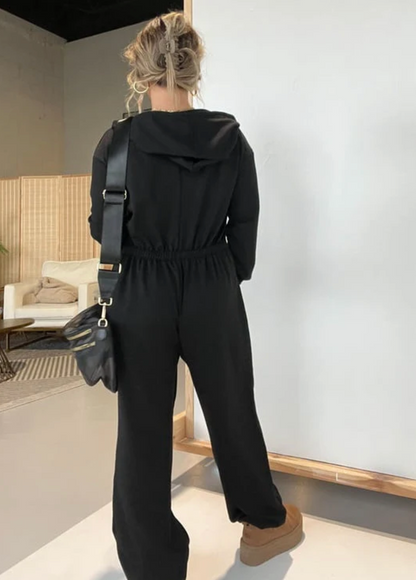 Mono 'Cozy Days': Comodidad Oversized y Estilo Francés en una Sola Prenda