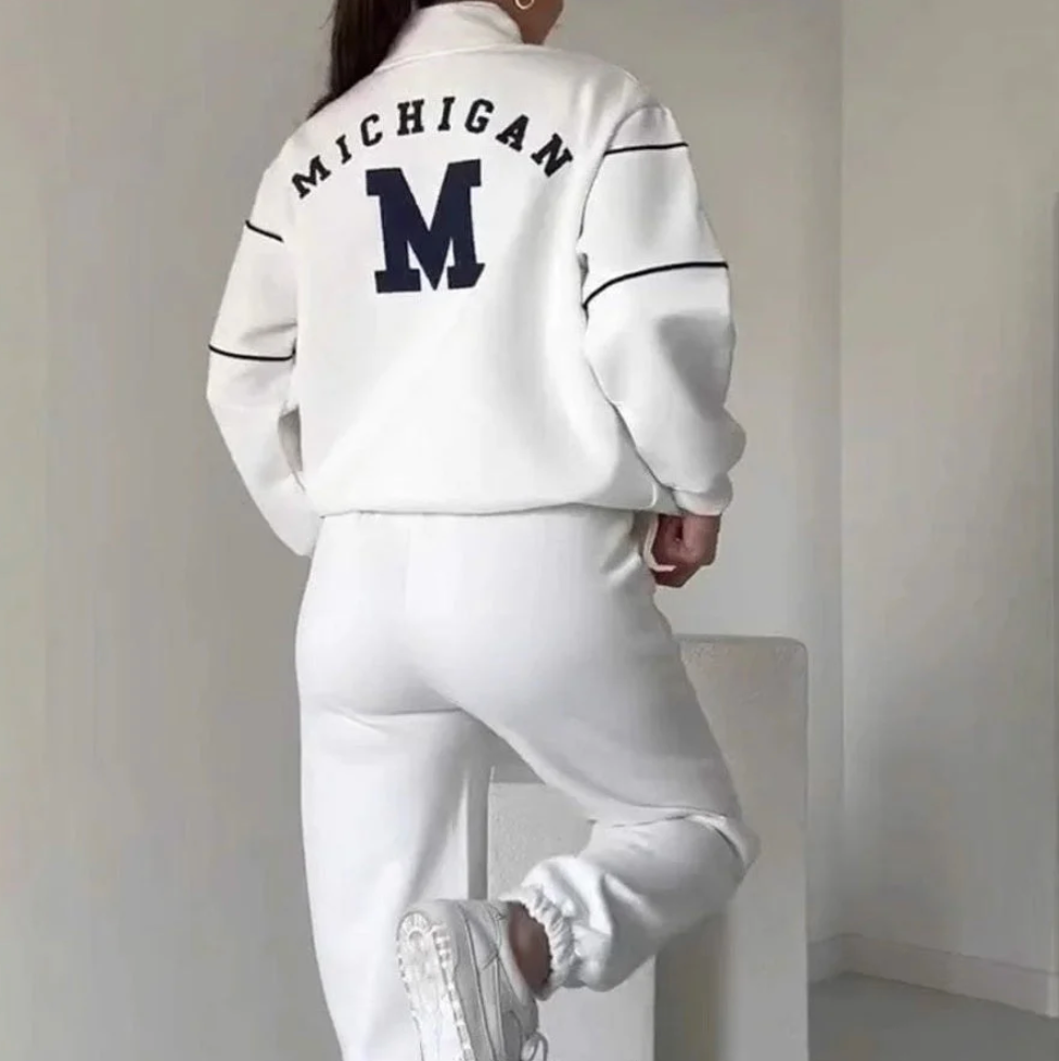 Conjunto Minimal Comfort: Estilo Deportivo y Comodidad Elevada