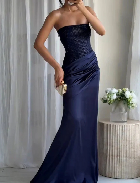 Vestido Midnight Elegance: Glamour que Hipnotiza