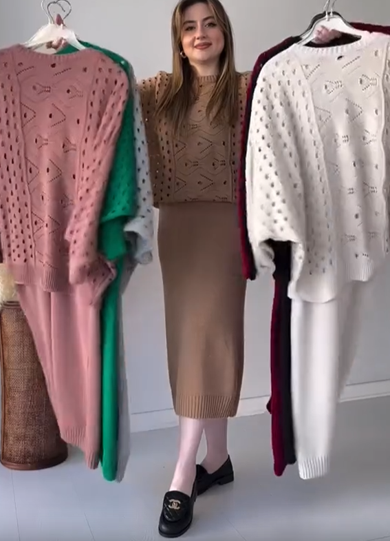 Conjunto Knit Calado Elegance™ – Suavidad, Estilo y Silueta Equilibrada