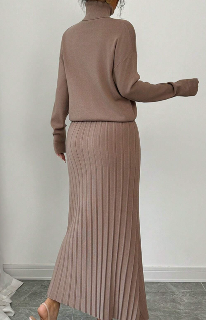 Chiquease: Conjunto Minimalista de Suéter y Falda de Cuello Alto