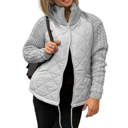 Chaqueta Acolchada KnitMix: Calidez y Estilo en una Sola Prenda