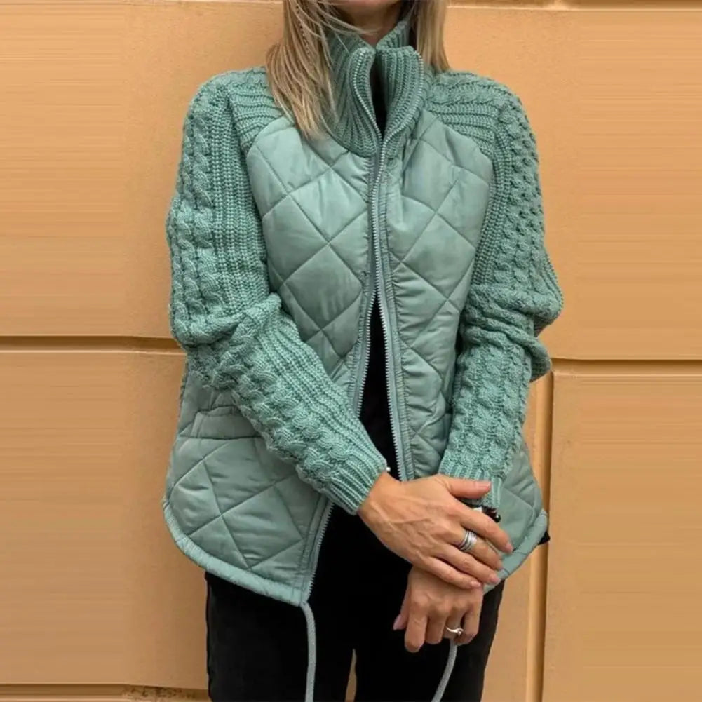Chaqueta Acolchada KnitMix: Calidez y Estilo en una Sola Prenda