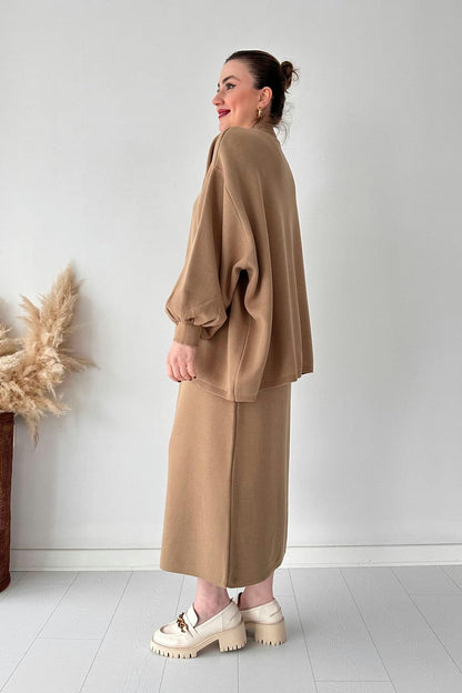 Conjunto Elegante de Falda: Sofisticación Versátil para Otoño e Invierno