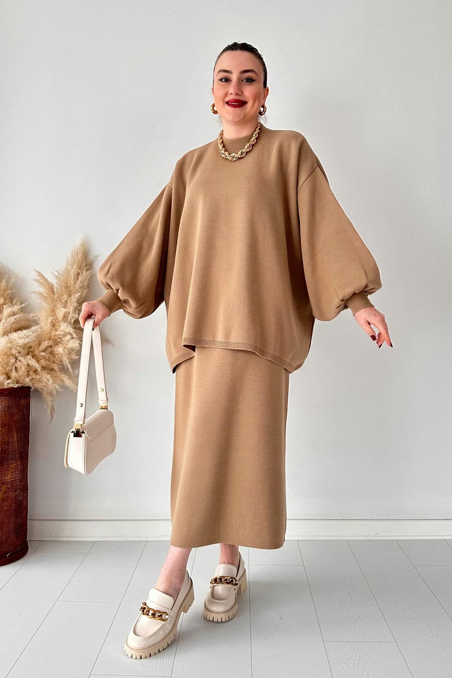 Conjunto Elegante de Falda: Sofisticación Versátil para Otoño e Invierno