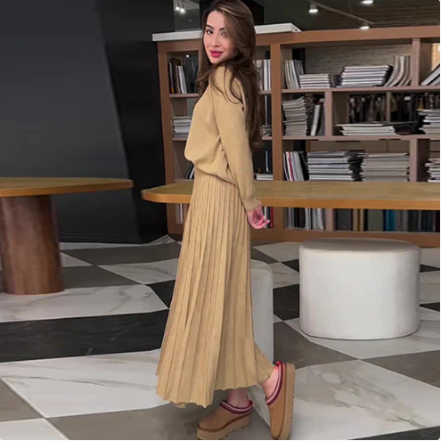 Conjunto Elegant Knit: Estilo Clásico con Toque Contemporáneo