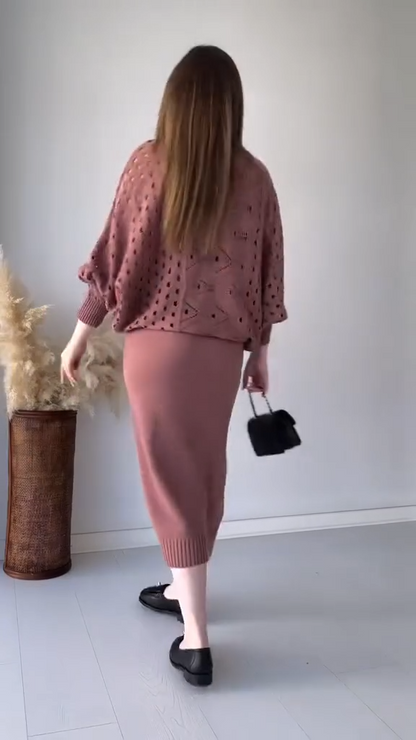 Conjunto Knit Calado Elegance™ – Suavidad, Estilo y Silueta Equilibrada