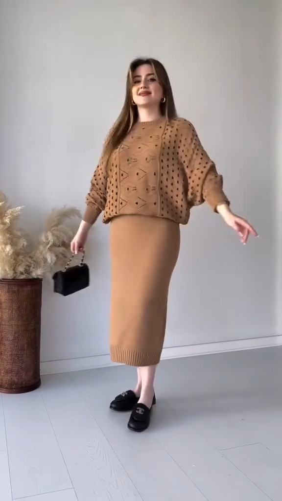 Conjunto Knit Calado Elegance™ – Suavidad, Estilo y Silueta Equilibrada