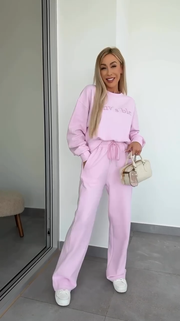 Conjunto Pastel CozyFit™ – Suavidad, Comodidad y Estilo en un Solo Look