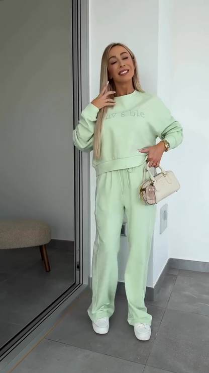 Conjunto Pastel CozyFit™ – Suavidad, Comodidad y Estilo en un Solo Look