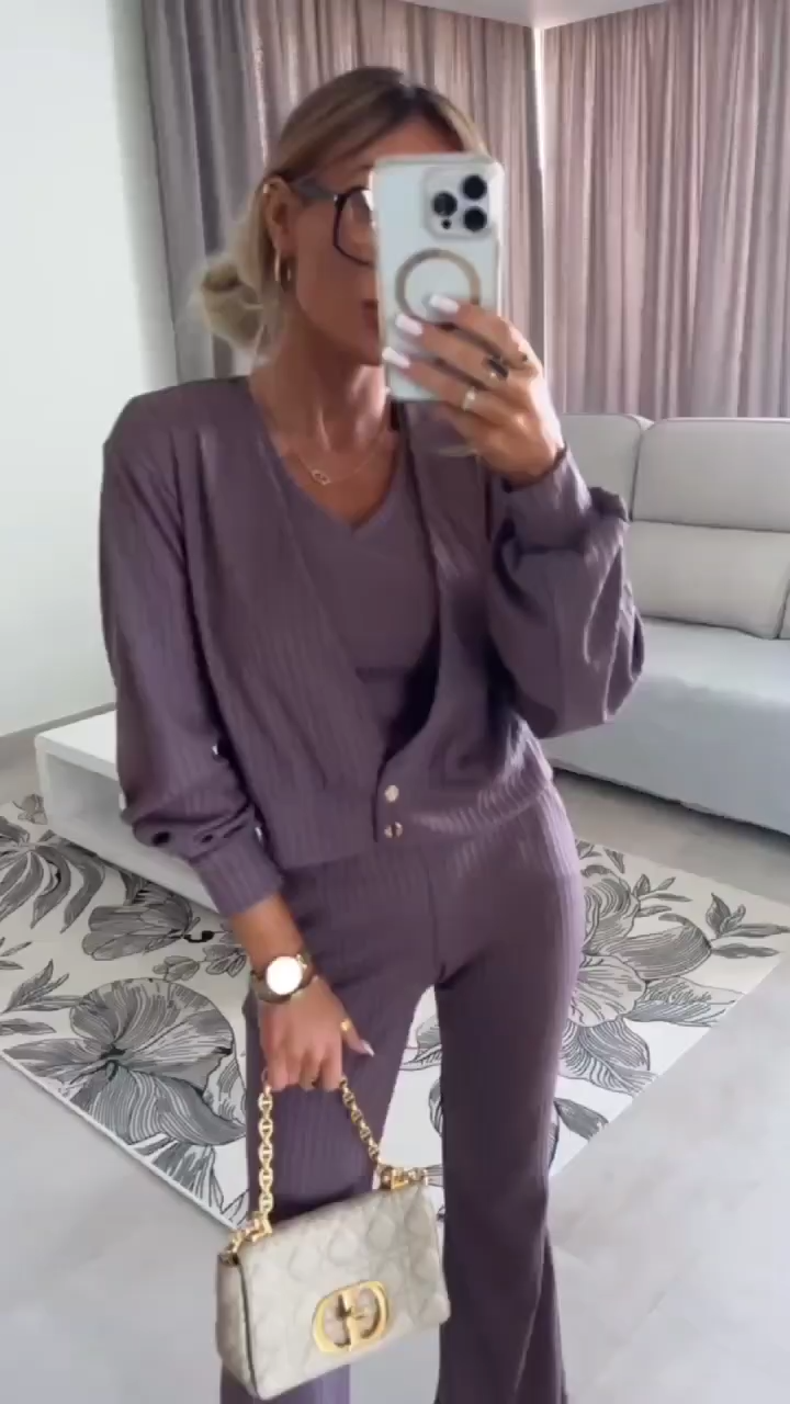 conjunto Soft Set: Elegancia Relajada y Estilo sin Esfuerzo.